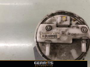 Używane Elektryczna pompa paliwa Renault Clio IV Estate/Grandtour (7R) 0.9 Energy TCE 90 12V Cena € 34,99 Procedura marży oferowane przez Gerrits Automotive