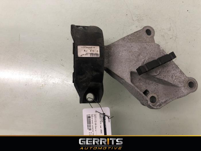 Engine mount from a Renault Clio IV Estate/Grandtour (7R) 0.9 Energy TCE 90 12V 2020