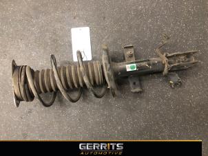 Used Front shock absorber rod, left Renault Clio IV Estate/Grandtour (7R) 0.9 Energy TCE 90 12V Price € 74,99 Margin scheme offered by Gerrits Automotive