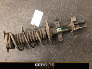 Used Front shock absorber rod, right Renault Clio IV Estate/Grandtour (7R) 0.9 Energy TCE 90 12V Price € 74,99 Margin scheme offered by Gerrits Automotive