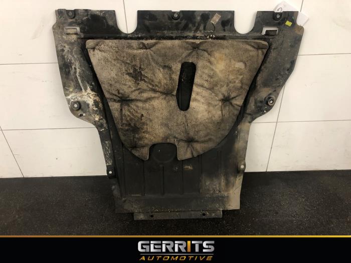 Engine protection panel from a Renault Clio IV Estate/Grandtour (7R) 0.9 Energy TCE 90 12V 2020