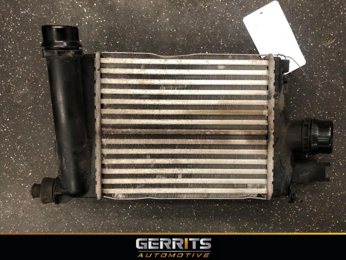 Intercooler from a Renault Clio IV Estate/Grandtour (7R) 0.9 Energy TCE 90 12V 2020