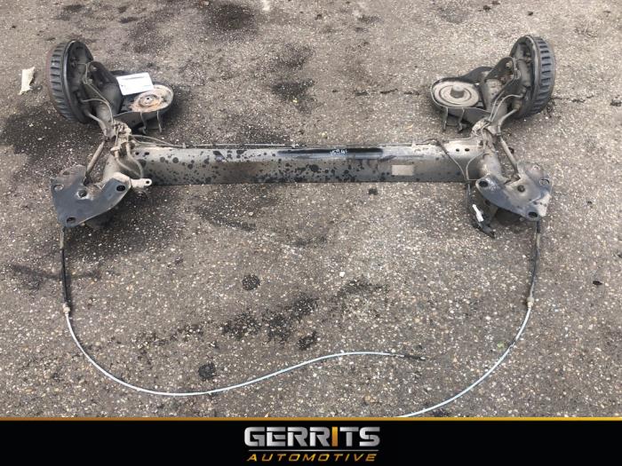 Rear-wheel drive axle from a Renault Kangoo Express (FW) 1.5 dCi 75 FAP 2018