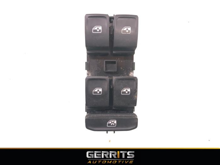 Usados Interruptor de ventanilla eléctrica Skoda Octavia (5EAA) 1.6 TDI 16V Precio € 19,99 Norma de margen ofrecido por Gerrits Automotive BV