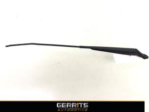 Used Front wiper arm Renault Kangoo Express (FW) 1.5 dCi 75 FAP Price € 24,19 Inclusive VAT offered by Gerrits Automotive