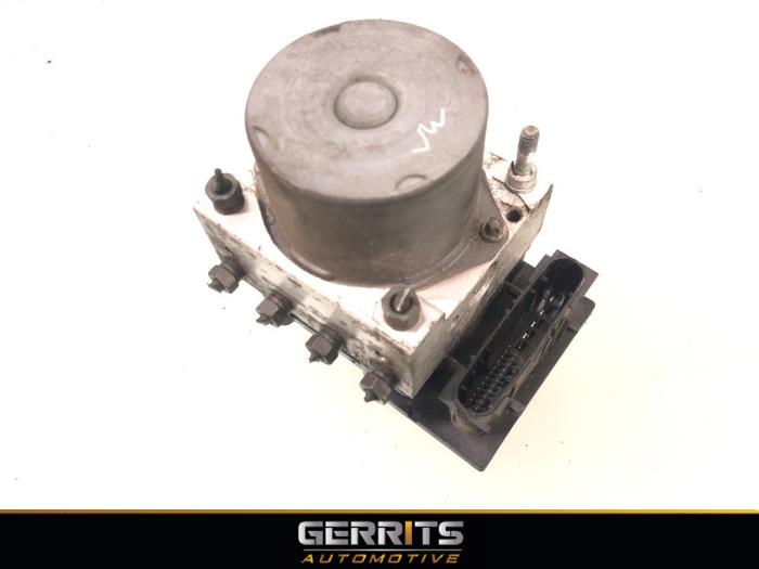 Begagnade ABS-pump Peugeot 107 1.0 12V Pris € 19,99 Marginaltabell erbjuds av Gerrits Automotive BV