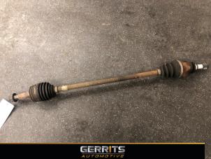 Used Front drive shaft, right Peugeot 107 1.0 12V Price € 29,99 Margin scheme offered by Gerrits Automotive