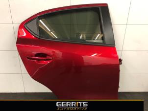 Używane Drzwi prawe tylne wersja 4-drzwiowa Mazda 2 (DJ/DL) 1.5 SkyActiv-G 90 Cena € 499,99 Procedura marży oferowane przez Gerrits Automotive