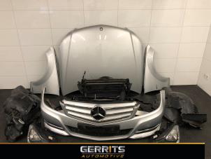 Gebrauchte Vorderfront komplett Mercedes C (W204) 1.8 C-180 CGI 16V Preis € 2.749,99 Margenregelung angeboten von Gerrits Automotive