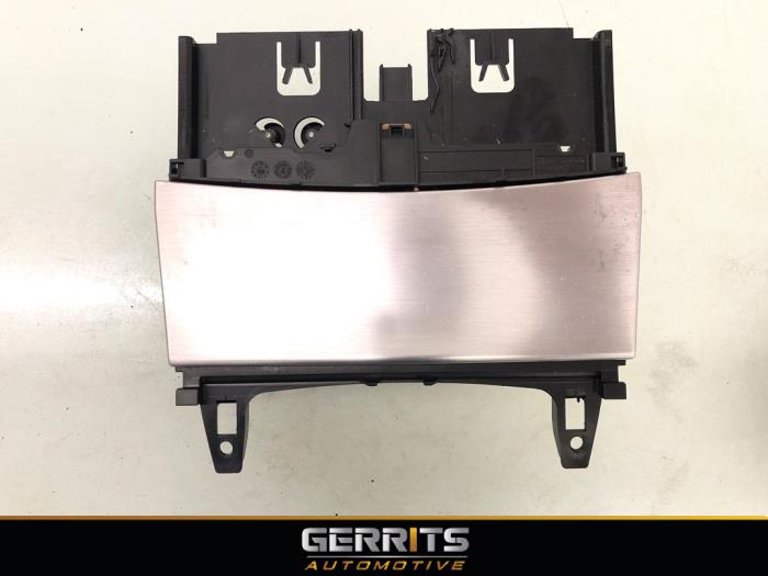 Begagnade Askkopp, fram Mercedes C (W204) 1.8 C-180 CGI 16V Pris € 24,99 Marginaltabell erbjuds av Gerrits Automotive BV