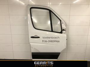 Używane Drzwi prawe wersja 2-drzwiowa Mercedes Sprinter 3,5t (906.63) 313 CDI 16V Cena € 149,99 Procedura marży oferowane przez Gerrits Automotive