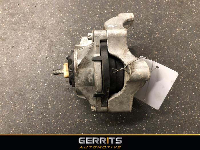 Usagé Support moteur BMW 3 serie Touring (F31) 318i 1.5 TwinPower Turbo 12V Prix € 39,99 Règlement à la marge proposé par Gerrits Automotive BV