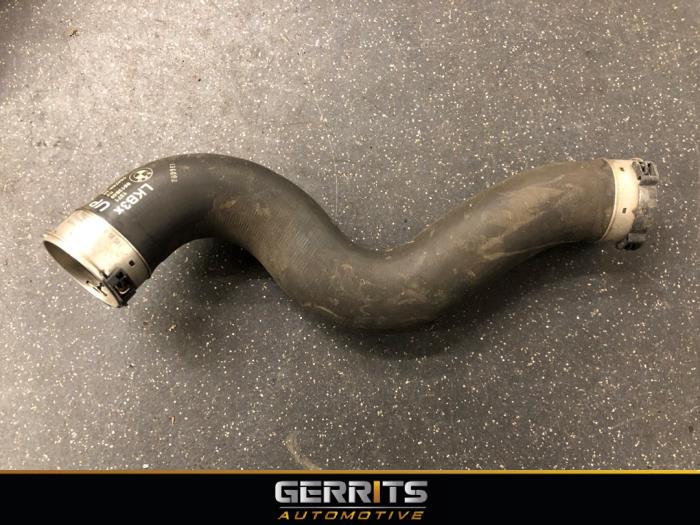 Usagé Tuyau intercooler BMW 3 serie Touring (F31) 318i 1.5 TwinPower Turbo 12V Prix € 49,99 Règlement à la marge proposé par Gerrits Automotive BV