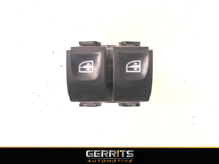 Usados Interruptor de ventanilla eléctrica Opel Vivaro 1.6 CDTI 115 Precio € 24,19 IVA incluido ofrecido por Gerrits Automotive BV