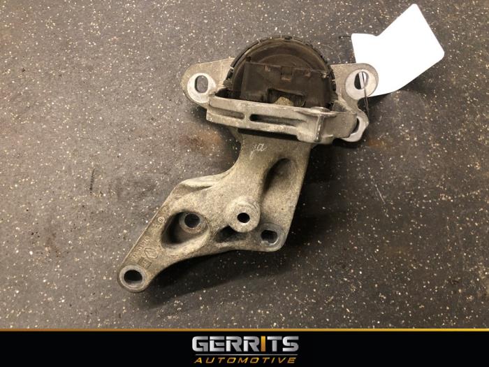Used Engine mount Opel Vivaro 1.6 CDTI 115 Price € 36,29 Inclusive VAT offered by Gerrits Automotive BV