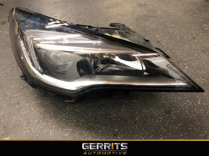 Używane Reflektor prawy Opel Astra K 1.0 Turbo 12V Cena € 449,99 Procedura marży oferowane przez Gerrits Automotive BV