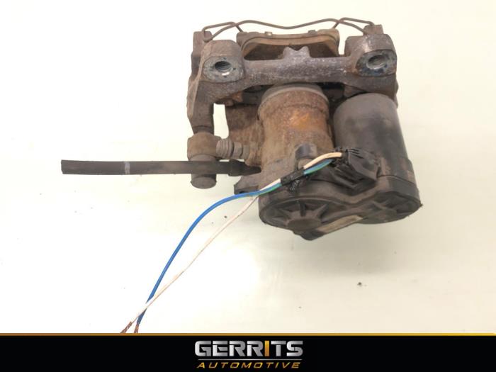 Gebrauchte Bremszange links hinten Ford Kuga II (DM2) 1.5 EcoBoost 16V 120 Preis € 124,99 Margenregelung angeboten von Gerrits Automotive BV