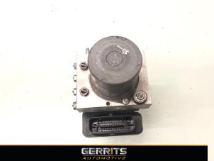Usados Bomba ABS Mercedes Vito (447.6) 1.6 111 CDI 16V Precio € 84,69 IVA incluido ofrecido por Gerrits Automotive BV
