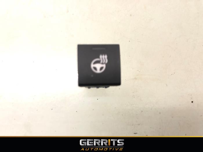 Usados Interruptor (varios) Toyota Yaris IV (P21/PA1/PH1) 1.5 12V Hybrid 115 Precio € 29,99 Norma de margen ofrecido por Gerrits Automotive BV
