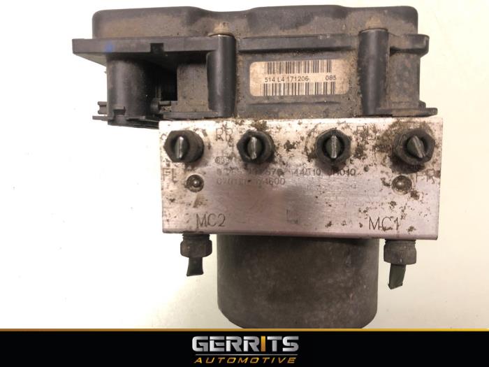 Begagnade ABS-pump Peugeot 107 1.0 12V Pris € 19,99 Marginaltabell erbjuds av Gerrits Automotive BV