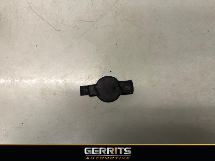 Begagnade Regnsensor Opel Astra K Sports Tourer 1.6 CDTI 110 16V Pris € 39,99 Marginaltabell erbjuds av Gerrits Automotive BV
