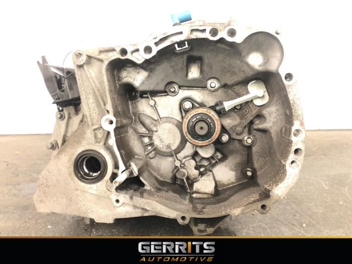 Usagé Boîte de vitesse Renault Clio III (BR/CR) 1.2 16V 75 Prix € 99,99 Règlement à la marge proposé par Gerrits Automotive BV