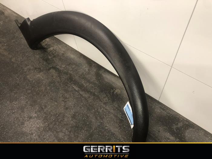 Flared wheel arch Volvo XC70 XC70 2.5 T 20V - 8620130