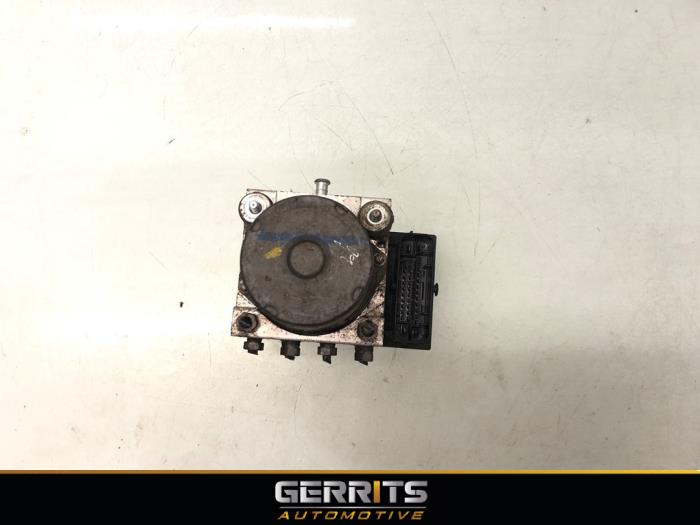 Begagnade ABS-pump Opel Movano 2.3 CDTi 16V FWD Pris € 149,99 Marginaltabell erbjuds av Gerrits Automotive BV