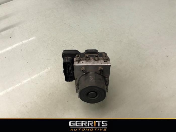 Begagnade ABS-pump Opel Corsa E 1.0 SIDI Turbo 12V Pris € 74,99 Marginaltabell erbjuds av Gerrits Automotive BV