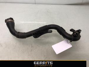 Usagé Tube intercooler Dacia Duster (HS) 1.2 TCE 16V Prix € 99,99 Règlement à la marge proposé par Gerrits Automotive BV