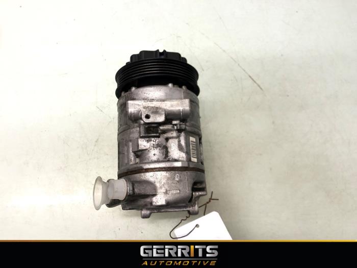 Usagé Pompe clim Opel Corsa E 1.0 SIDI Turbo 12V Prix € 89,99 Règlement à la marge proposé par Gerrits Automotive BV