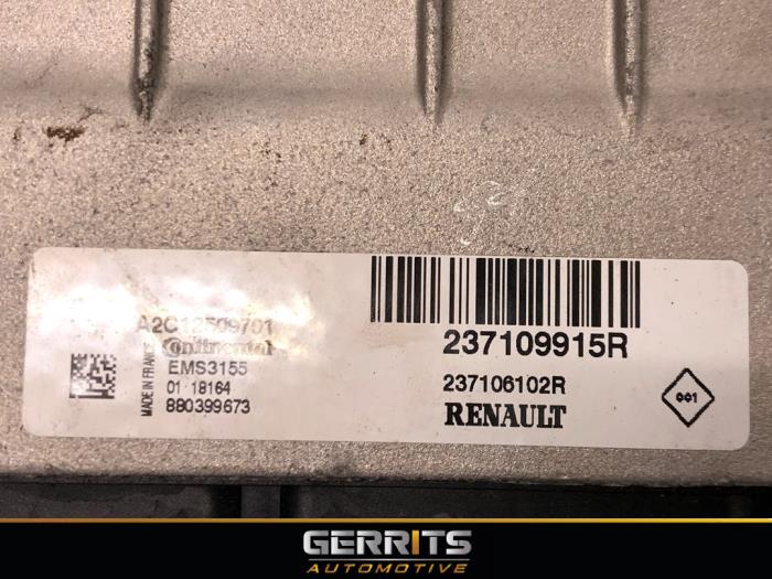 Engine management computer from a Dacia Duster (SR) 1.2 TCE 16V 2018