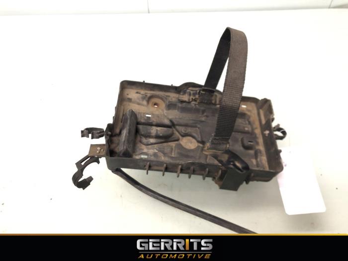 Begagnade Batterilåda Fiat Doblo Cargo (263) 1.3 MJ 16V DPF Euro 5 Pris € 30,24 Inklusive moms erbjuds av Gerrits Automotive BV