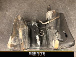 Usagé Réservoir de carburant Ford Kuga I 2.0 TDCi 16V 163 4x4 Prix € 149,99 Règlement à la marge proposé par Gerrits Automotive BV
