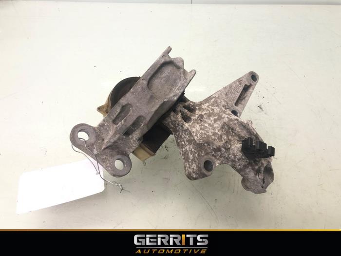 Used Engine mount Renault Megane III Grandtour (KZ) 1.5 dCi 110 Price € 34,99 Margin scheme offered by Gerrits Automotive BV