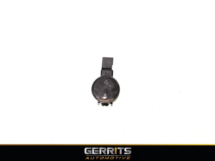 Begagnade Regnsensor Peugeot 308 SW (L4/L9/LC/LJ/LR) 1.6 BlueHDi 120 Pris € 24,99 Marginaltabell erbjuds av Gerrits Automotive BV