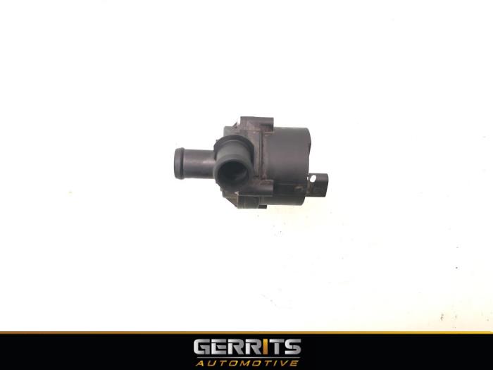 Begagnade Extra vattenpump Volkswagen T-Roc I 1.5 TSI Evo BMT 16V Pris € 24,75 Marginaltabell erbjuds av Gerrits Automotive BV