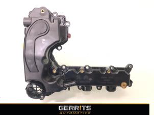 Usados Tapa de válvulas Peugeot 2008 (CU) 1.2 12V e-THP PureTech 110 Precio € 39,99 Norma de margen ofrecido por Gerrits Automotive BV
