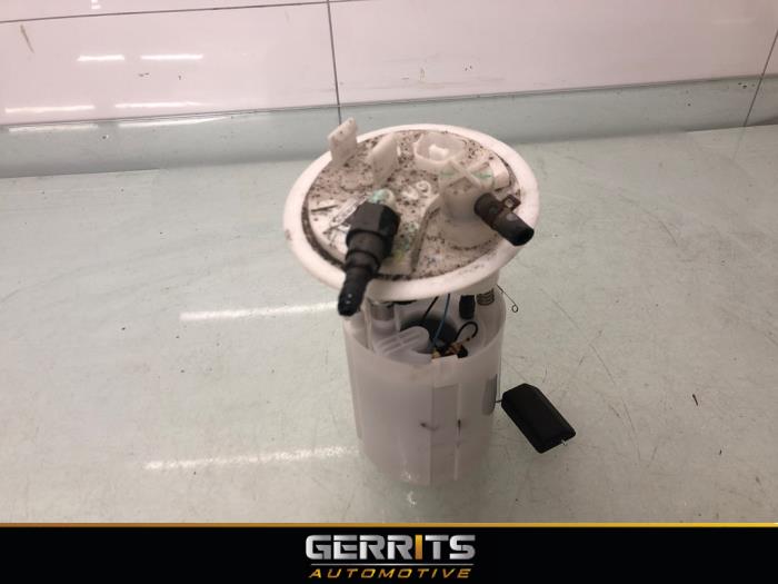 Used Mechanical fuel pump Mitsubishi Space Star (A0) 1.2 12V Price € 39,99 Margin scheme offered by Gerrits Automotive BV