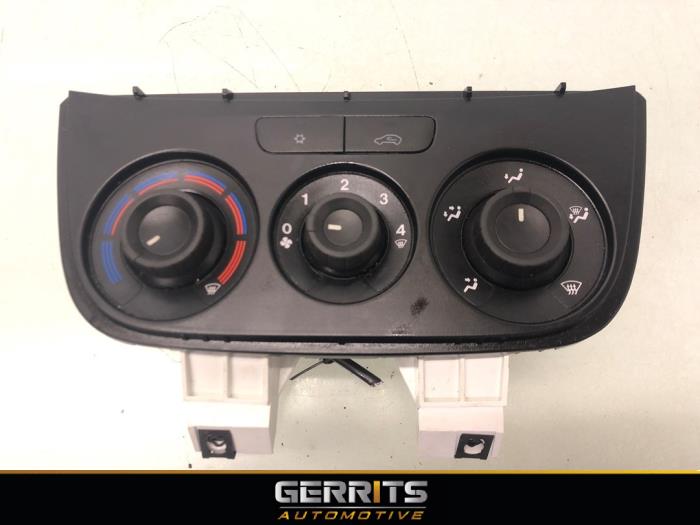 Begagnade Värmekontrollpanel Opel Combo 1.3 CDTI 16V ecoFlex Pris € 48,39 Inklusive moms erbjuds av Gerrits Automotive BV