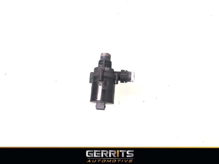 Begagnade Extra vattenpump BMW 5 serie (E60) 525d 24V Pris € 49,99 Marginaltabell erbjuds av Gerrits Automotive BV