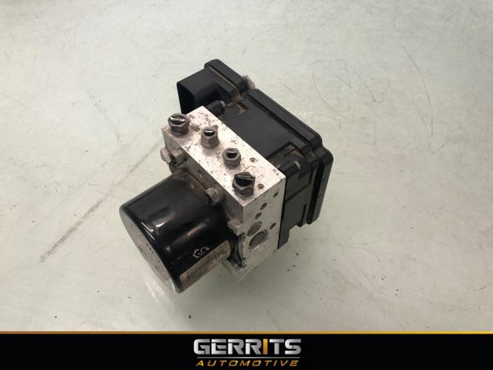 Begagnade ABS-pump Ford Focus 3 Wagon 1.0 Ti-VCT EcoBoost 12V 125 Pris € 74,99 Marginaltabell erbjuds av Gerrits Automotive BV