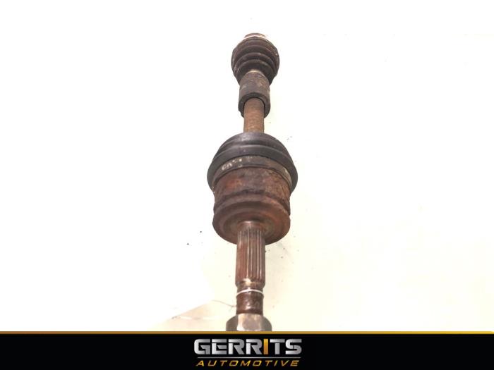 Gebrauchte Antriebswelle links vorne Mitsubishi Colt (Z2/Z3) 1.5 16V CZ3 Preis € 24,99 Margenregelung angeboten von Gerrits Automotive BV