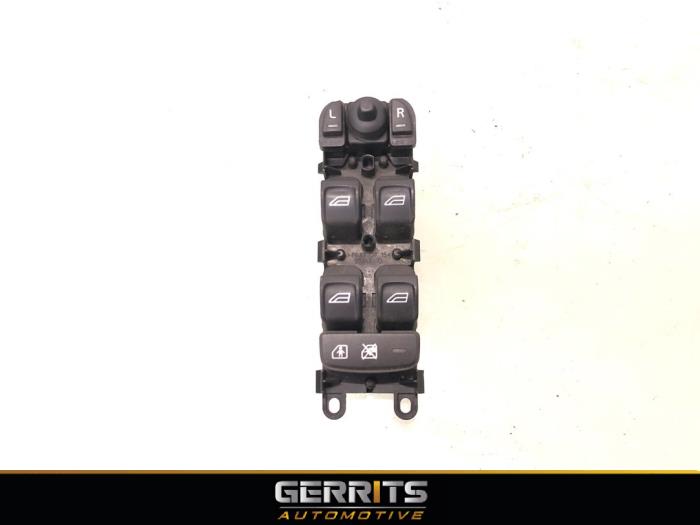 Usados Interruptor de ventanilla eléctrica Volvo V70 (BW) 2.4 D5 20V Precio € 34,99 Norma de margen ofrecido por Gerrits Automotive BV