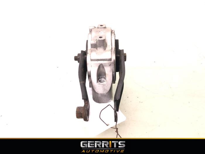 Used Engine mount Volvo V70 (BW) 2.4 D5 20V Price € 24,99 Margin scheme offered by Gerrits Automotive BV