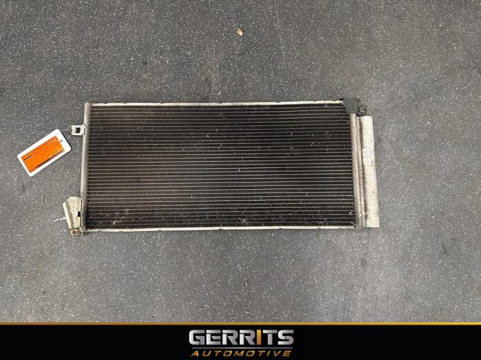 Usagé Radiateur clim Fiat Doblo Cargo (263) 1.3 MJ 16V DPF Euro 5 Prix € 54,44 Prix TTC proposé par Gerrits Automotive BV