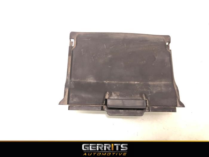 Battery box tray cover