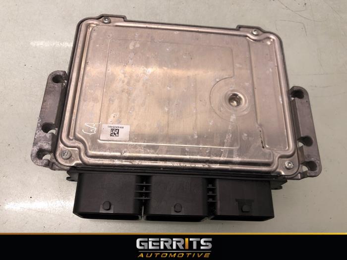 Engine management computer from a Ford Focus 3 Wagon 1.6 TDCi ECOnetic 2013
