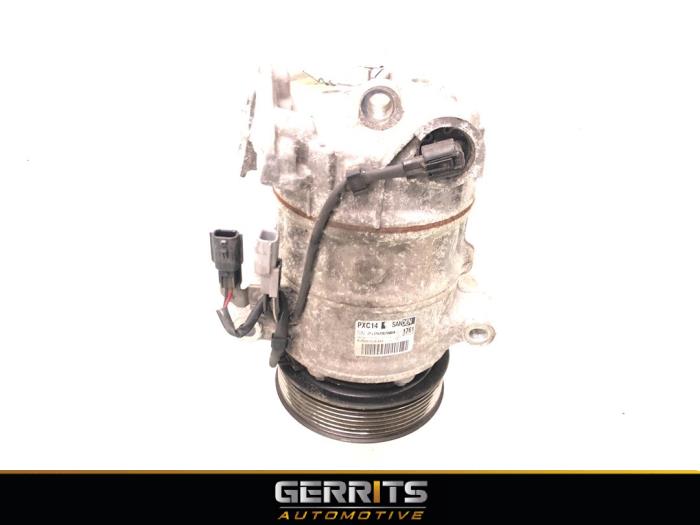 Usagé Pompe clim Renault Grand Scénic IV (RFAR) 1.3 TCE 140 16V Prix € 99,99 Règlement à la marge proposé par Gerrits Automotive BV