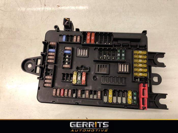 Begagnade Säkringsbox BMW 1 serie (F20) 116i 1.6 16V Pris € 29,99 Marginaltabell erbjuds av Gerrits Automotive BV